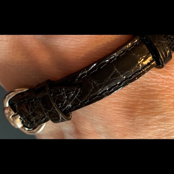 Gucci Signorina black MOP watch. EUC - Picture 6 of 8